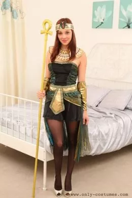 Jo E at Only Costumes