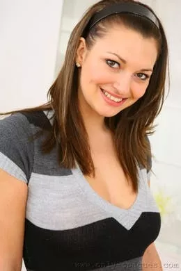 Amiee R at Only Opaques