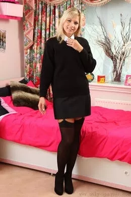 Jenni P at Only Opaques