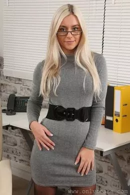 Elle M at Only Tease