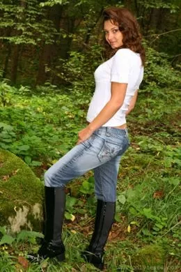 Amiee R at Only Tease