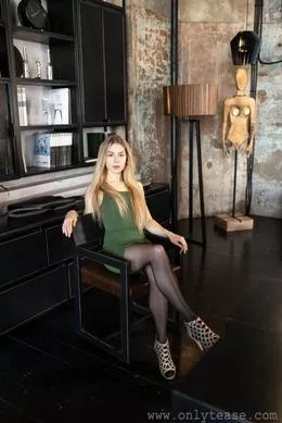 Alecia Fox at Only Tease