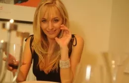 Hayley Marie Coppin at Hayley's Secrets | I find this time of year to be romantic, and the season brings  people together as we usher in a new year and say farewell to the old. So there  is nothing like a few Christmas dates to keep me warm on these cold winter  nights... xxx