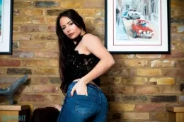 Laura Hollyman at Skin Tight Glamour | Hot On Heels