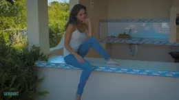 Adele Taylor at Skin Tight Glamour | Brown Hair Blue Jeans BTS