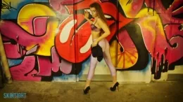 Sara Parker at Skin Tight Glamour | Sara Graffiti Wall