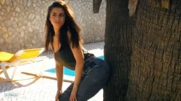 Katie Salmon at Skin Tight Glamour | Katie Salmon Jeggings BTS