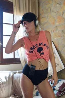 Victoriah at Breath Takers | Shazman Style