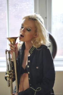 Faye at Breath Takers | Pepper