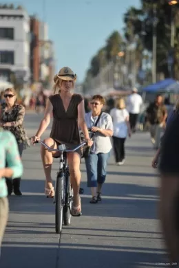 Joceline Brook Hamilton at Girlfolio | 