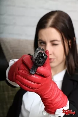 Tindra at Lethal Lipstick | Tindra puts a pair of red leather gloves and poses