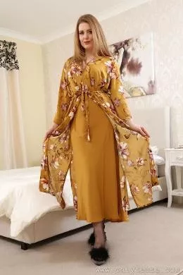 Frankii Wilde at Only Tease