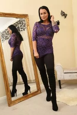 Kelli Smith at Only Opaques