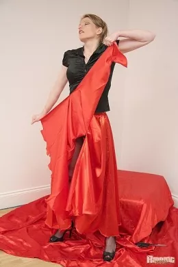 Holly Kiss at Ripping 4 Fun | New girl Holly Kiss gets down to some ripping fun!