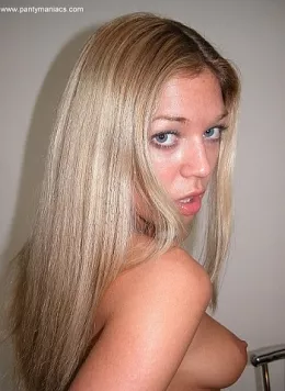 Belle at Panty Maniacs | 80 images