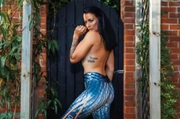 Kelli Smith at Skin Tight Glamour | Tight Tressle