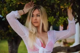 Elle Hunter at Hayley's Secrets | Counting Days