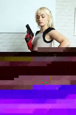 Lexi Love at Lethal Lipstick | Lexi Love looking lethal