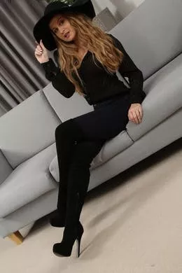 Lucy Ava at Only Opaques