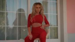 Beth Morgan at Hayley's Secrets | High Class Hottie BTS