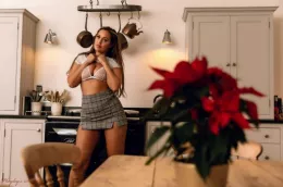 Frankie Lain at Hayley's Secrets | Cuisine Cutie