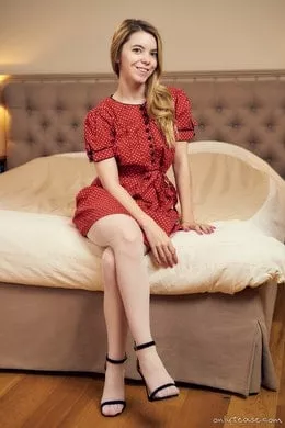 Lina Roselina at Only Tease