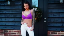 Mia Stryker at Skin Tight Glamour | Let Me In BTS