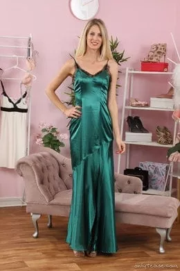 Rebecca Leah at Only Tease