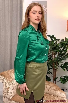 Jen Loveheart at Upskirt Glamour | VoP Video from shoot with Jen Loveheart wearing an outfit for a 'night on the town' comprising; green satin/silk shirt/blouse, complimentary green skirt, matching black lacey bra & briefs/panties, black stockings & suspenders and burgundy high-heeled court shoes, which in this case are removed to show off toes/feet, as well as a lot more besides for those of you keeping your eyes on the prize, in this voyeuristic tease to nude!  4K Video download available