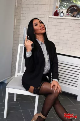 Hannah Shaw at Lethal Lipstick | Hannah Shaw looking lethal