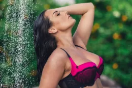 Jess Black at More Than Nylons | Cascade