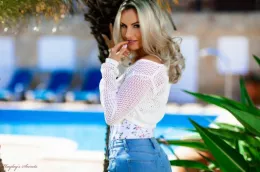 Natasha Anastasia at Hayley's Secrets | Shade In Summer