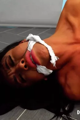 Hannah Shaw at Damsels in Peril