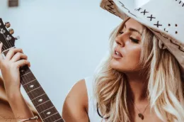 Danielle Sellers at Hayley's Secrets | A Little Country