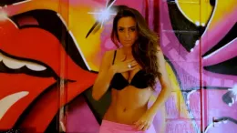 Jamie Jenkins at Hayley's Secrets | Magic Mural