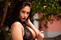 Jess Black at Hayley's Secrets | Natural Aurora