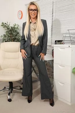 Lauren Louise at Only Secretaries