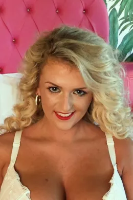 Lycia Sharyl at Lycia Sharyl | I just could not quite get over how sexy this suite and this outfit made me feel. Touching my body was such a turn on. Thank goodness we were able to film it for you guys to appreciate - Lycia xx