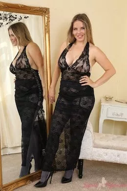 Siobhan Graves at Layered Nylons