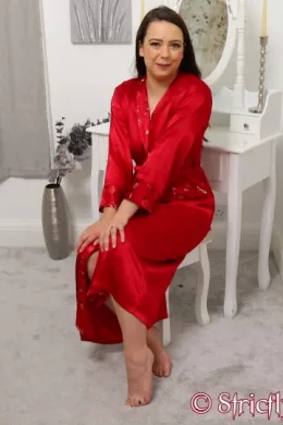 Alicia at Strictly Glamour | In homage to Monty Python 'and now for something completely different' Alicia transforms from domestic to domme for an experience you will never forget!    4K download option available.