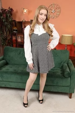 Jen Loveheart at Only Secretaries