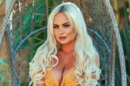 Louise R at Hayley's Secrets | Cute Comfort