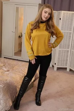 Jen Loveheart at Only Tease