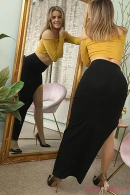 Amy Green at Layered Nylons