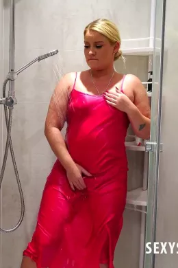 Essie at Sexy Satin Silk Fun