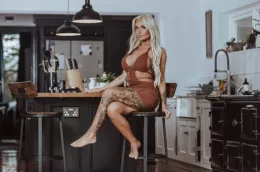 Charlotte Stevens at Hayley's Secrets | Kitchen Dinner Date