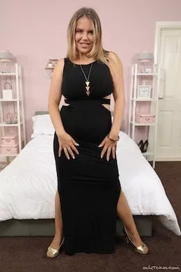 Siobhan Graves at Only Tease