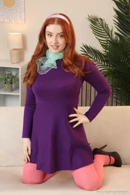 Jen Loveheart at Only Opaques