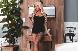 Charlotte Stevens at Skin Tight Glamour | The Wood Effect