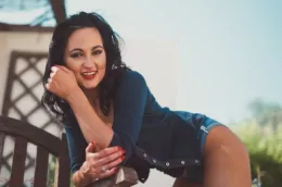 Bonnie Bellotti at Hayley's Secrets | Blueprint For Desire